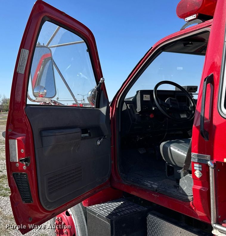 image for item KL9241 1991 GMC TopKick  pumper fire truck