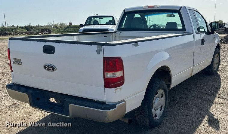 image for item KL9261 2005 Ford F150  pickup truck