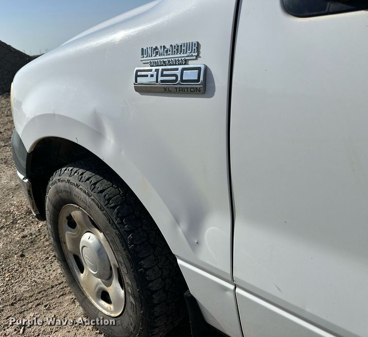 image for item KL9261 2005 Ford F150  pickup truck