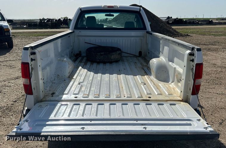 image for item KL9261 2005 Ford F150  pickup truck