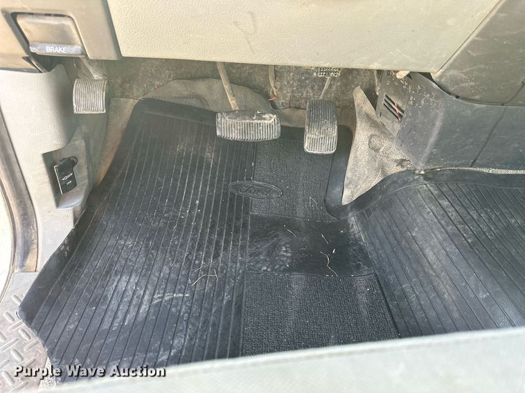 image for item KL9261 2005 Ford F150  pickup truck