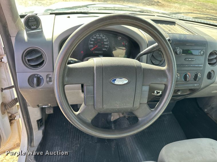 image for item KL9261 2005 Ford F150  pickup truck