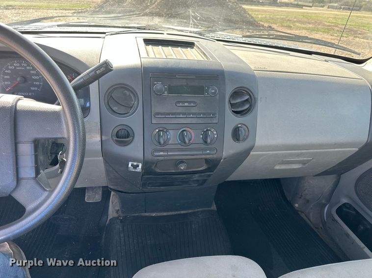 image for item KL9261 2005 Ford F150  pickup truck