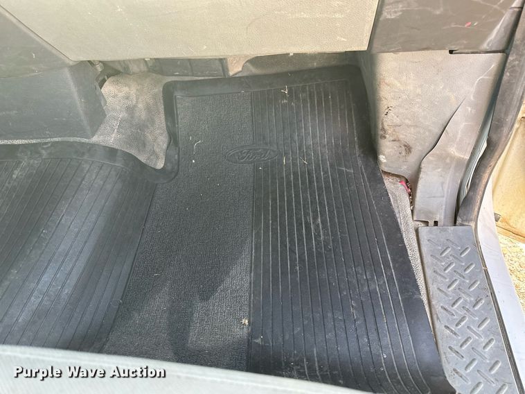 image for item KL9261 2005 Ford F150  pickup truck