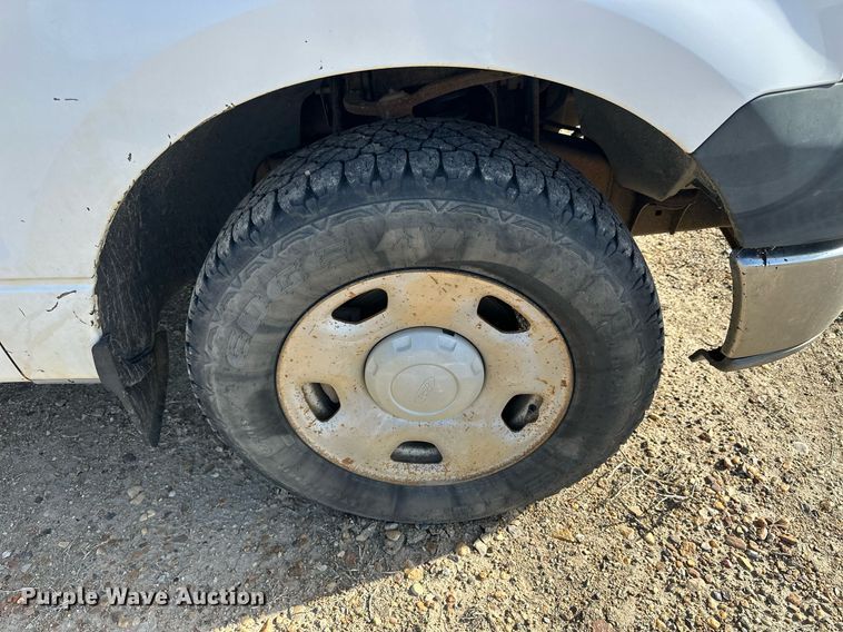 image for item KL9261 2005 Ford F150  pickup truck