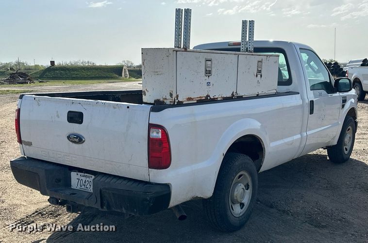 image for item KL9262 2008 Ford F250 Super Duty  pickup truck