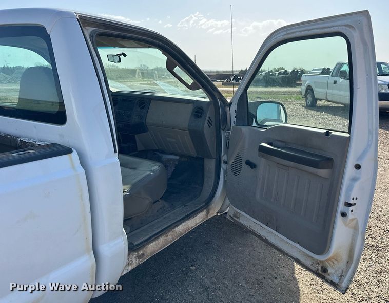 image for item KL9262 2008 Ford F250 Super Duty  pickup truck