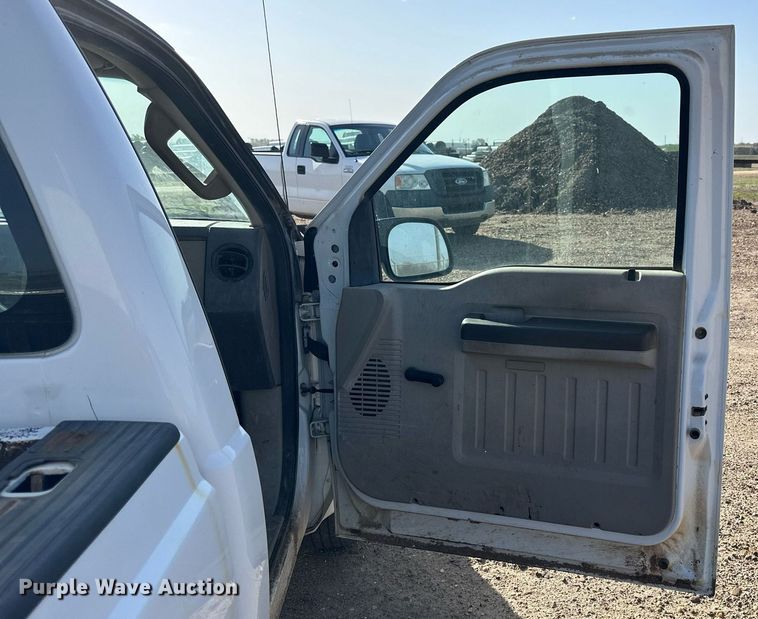 image for item KL9262 2008 Ford F250 Super Duty  pickup truck