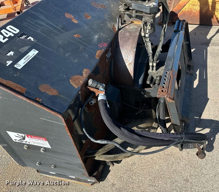 image for item KU9921 2010 Bobcat SB240X72  skid steer snow blower
