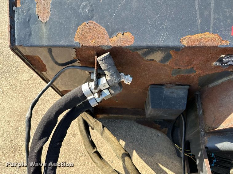 image for item KU9921 2010 Bobcat SB240X72  skid steer snow blower