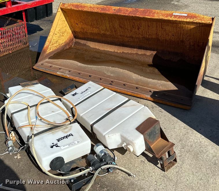 image for item KU9922 Skid steer bucket