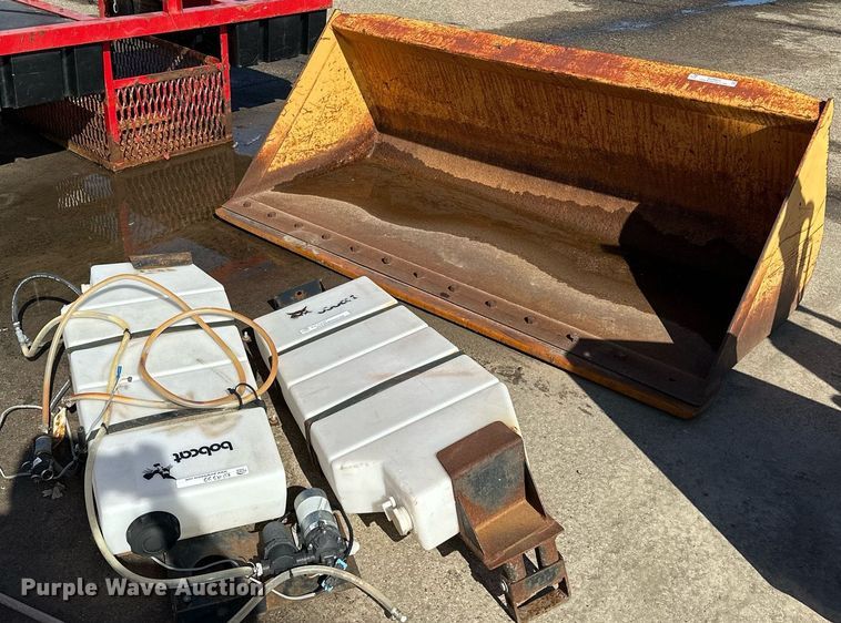 image for item KU9922 Skid steer bucket