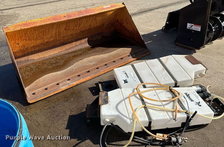 image for item KU9922 Skid steer bucket