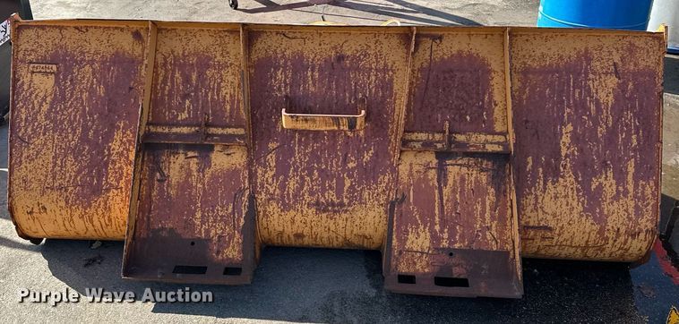 image for item KU9922 Skid steer bucket