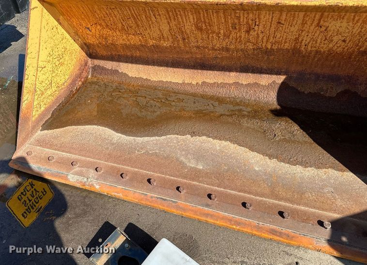 image for item KU9922 Skid steer bucket