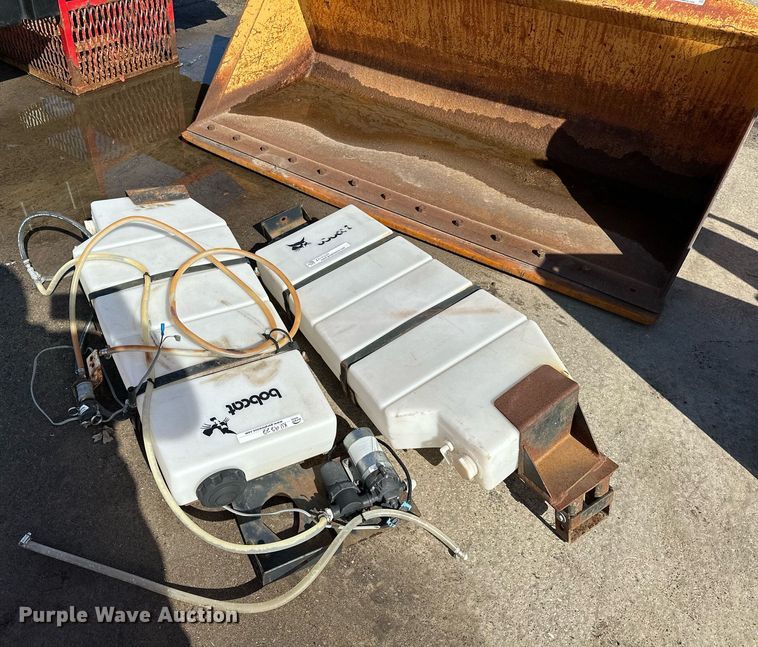 image for item KU9922 Skid steer bucket