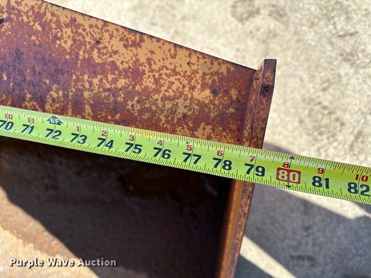 image for item KU9922 Skid steer bucket