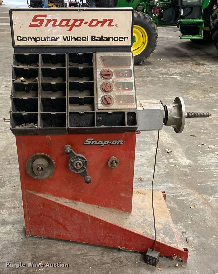 image for item KV9615 Snap-on  wheel balancer