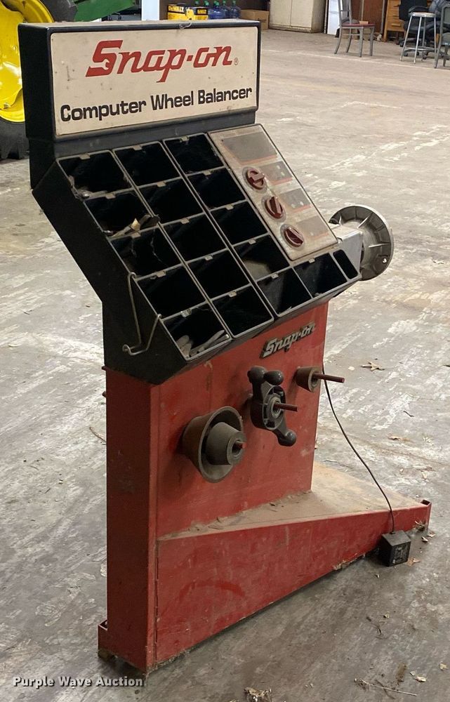 image for item KV9615 Snap-on  wheel balancer