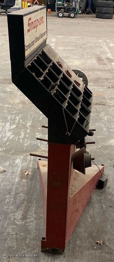 image for item KV9615 Snap-on  wheel balancer