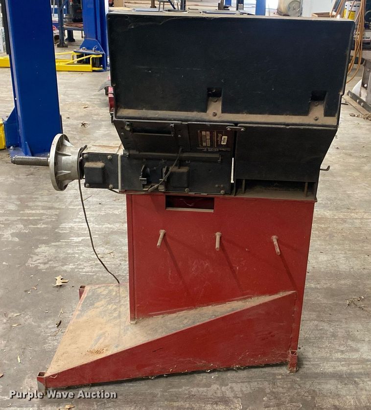 image for item KV9615 Snap-on  wheel balancer