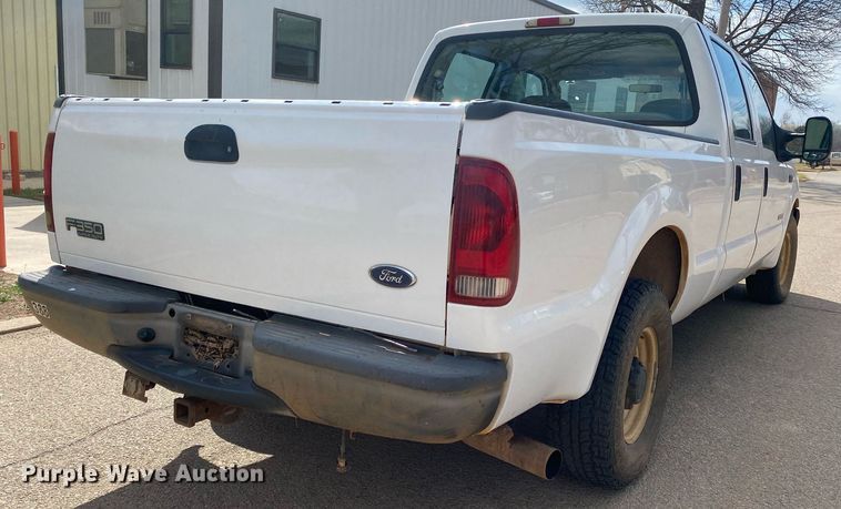 image for item KV9616 2004 Ford F350 Super Duty  Crew Cab pickup truck