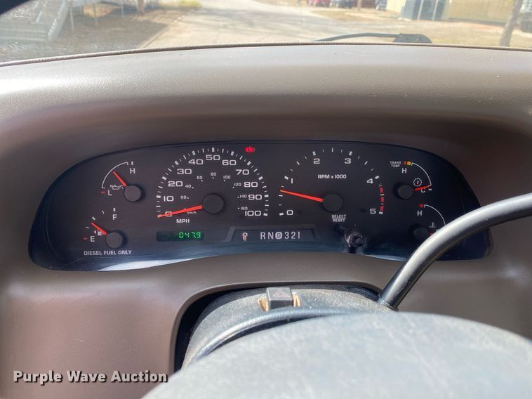 image for item KV9616 2004 Ford F350 Super Duty  Crew Cab pickup truck