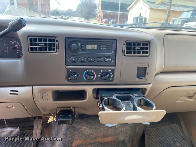 image for item KV9616 2004 Ford F350 Super Duty  Crew Cab pickup truck