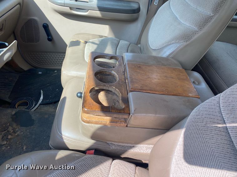 image for item KV9616 2004 Ford F350 Super Duty  Crew Cab pickup truck