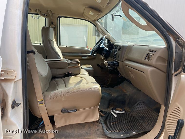 image for item KV9616 2004 Ford F350 Super Duty  Crew Cab pickup truck