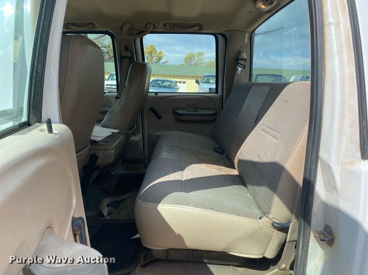 image for item KV9616 2004 Ford F350 Super Duty  Crew Cab pickup truck