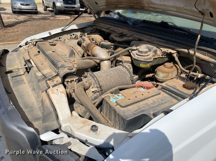 image for item KV9616 2004 Ford F350 Super Duty  Crew Cab pickup truck