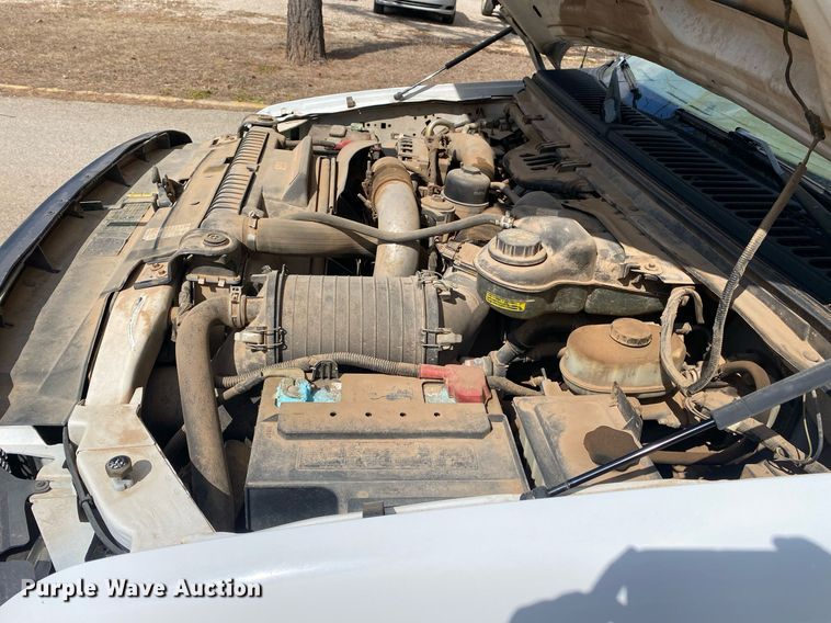 image for item KV9616 2004 Ford F350 Super Duty  Crew Cab pickup truck