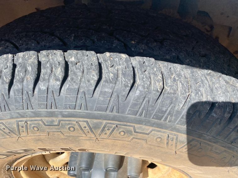 image for item KV9616 2004 Ford F350 Super Duty  Crew Cab pickup truck