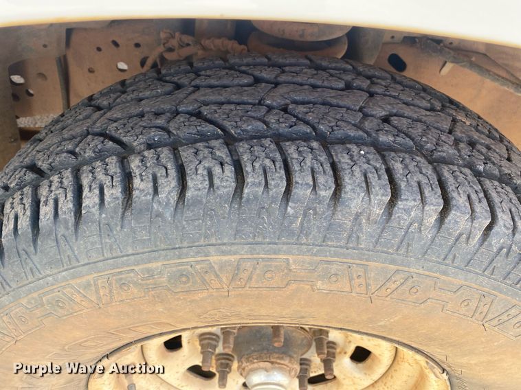 image for item KV9616 2004 Ford F350 Super Duty  Crew Cab pickup truck