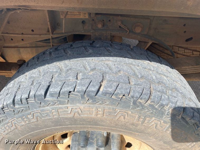 image for item KV9616 2004 Ford F350 Super Duty  Crew Cab pickup truck