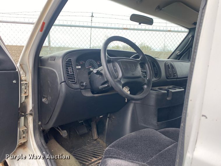 image for item KV9617 2002 Dodge Ram 2500  van