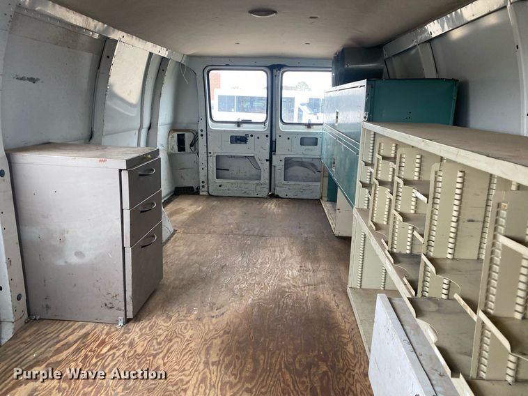 image for item KV9617 2002 Dodge Ram 2500  van