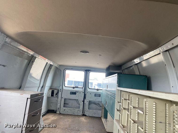 image for item KV9617 2002 Dodge Ram 2500  van