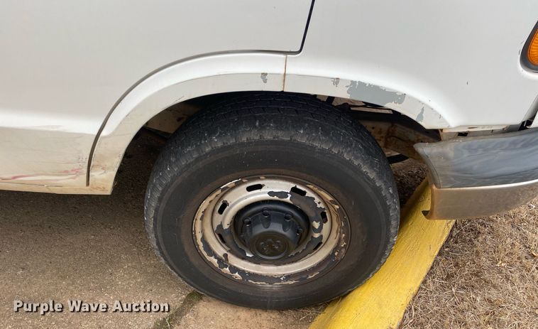 image for item KV9617 2002 Dodge Ram 2500  van