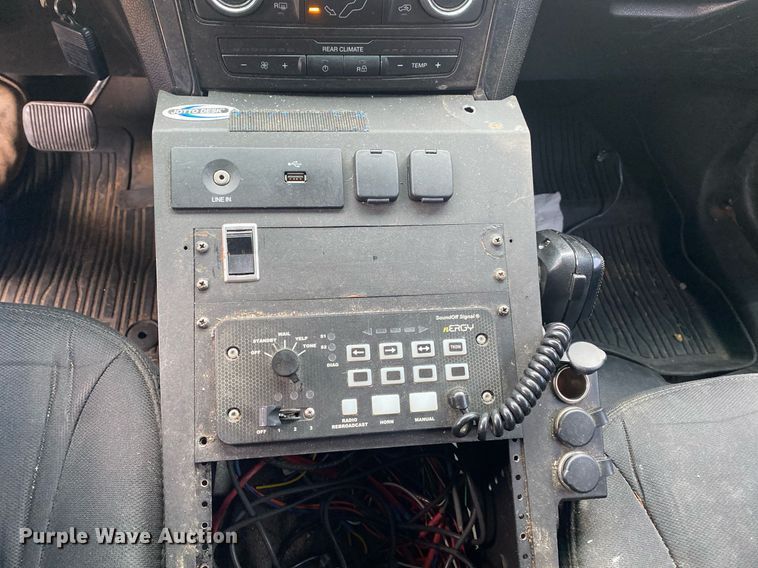 image for item KV9619 2017 Ford Explorer Police  SUV