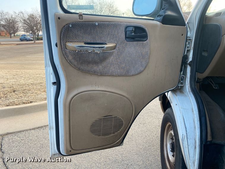 image for item KV9620 2000 Dodge Ram 2500  van