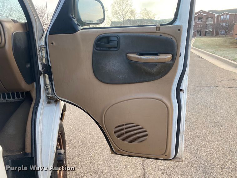 image for item KV9620 2000 Dodge Ram 2500  van