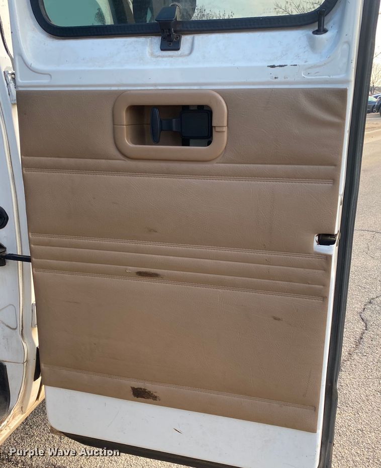 image for item KV9620 2000 Dodge Ram 2500  van