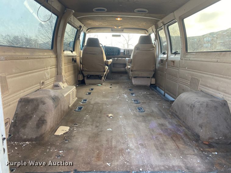 image for item KV9620 2000 Dodge Ram 2500  van