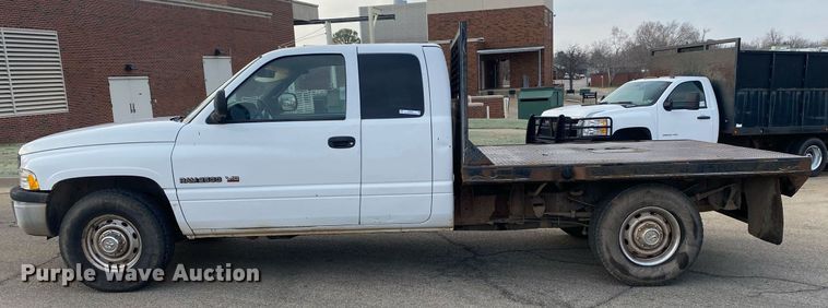 image for item KV9621 2001 Dodge Ram 2500  Quad Cab flatbed truck