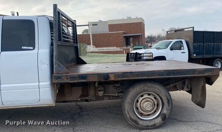 image for item KV9621 2001 Dodge Ram 2500  Quad Cab flatbed truck