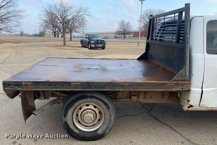 image for item KV9621 2001 Dodge Ram 2500  Quad Cab flatbed truck