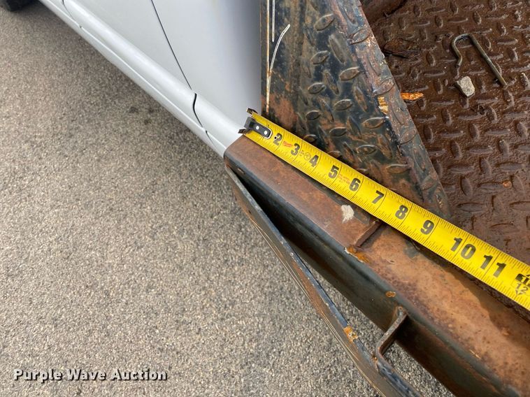 image for item KV9621 2001 Dodge Ram 2500  Quad Cab flatbed truck