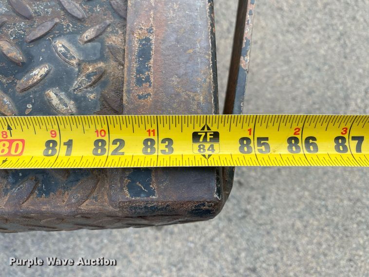 image for item KV9621 2001 Dodge Ram 2500  Quad Cab flatbed truck